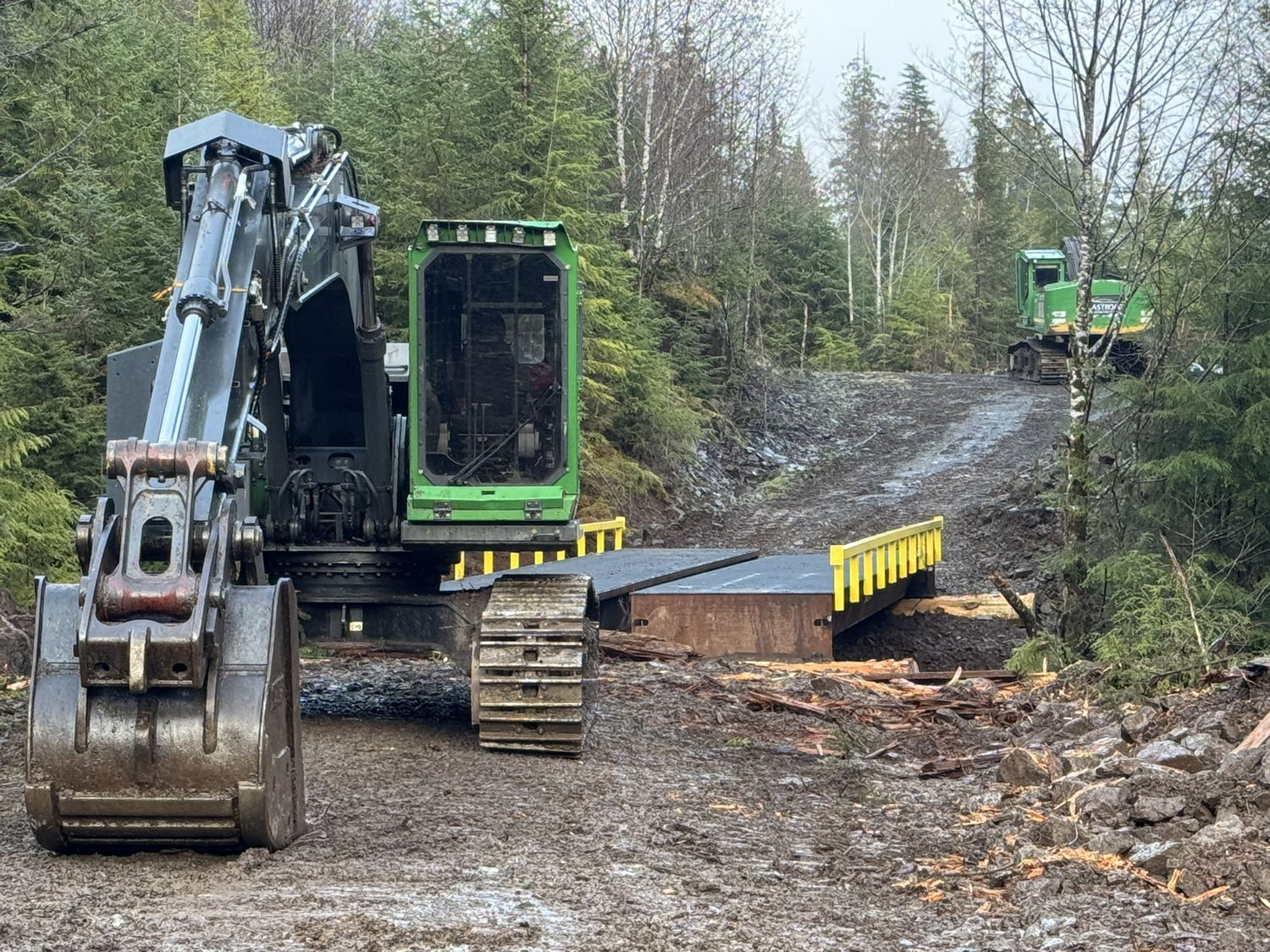 coast-roads-constrution-equipment-27 Construction equipment on forest road